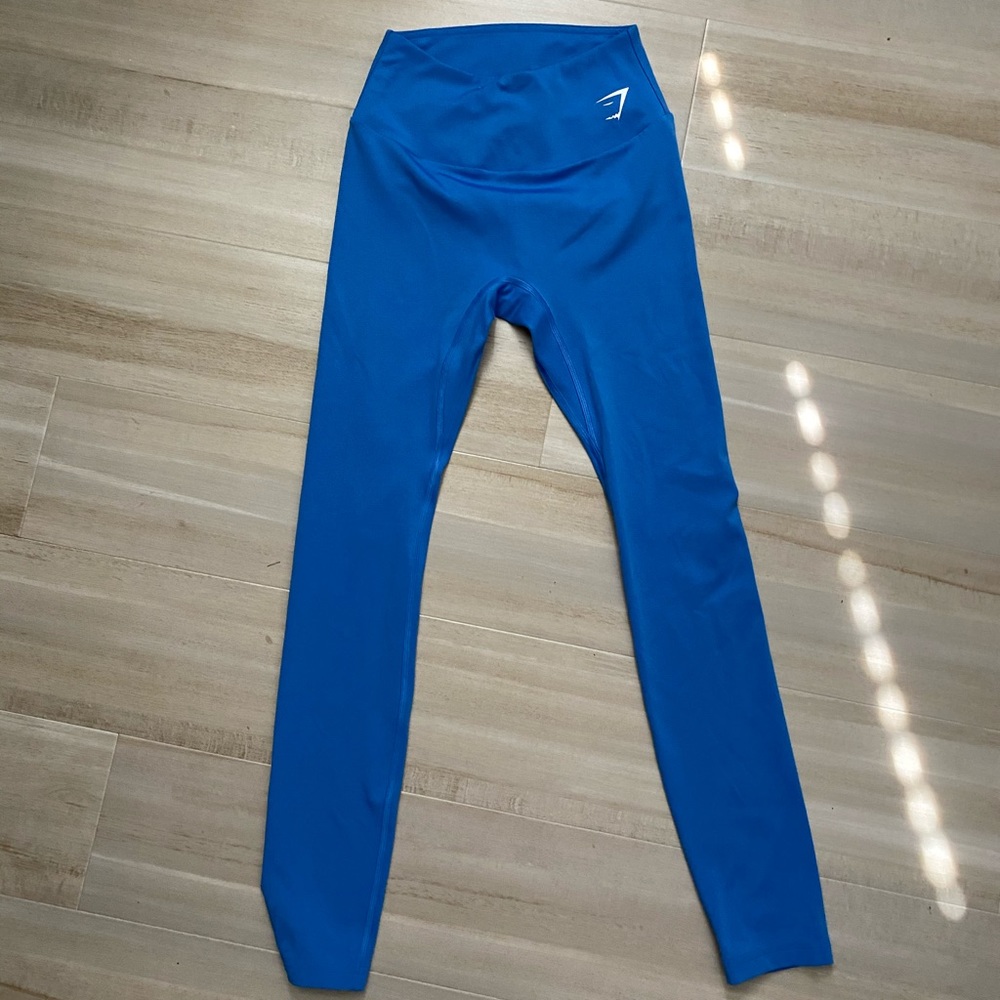 Gym shark leggings